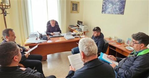 Firma contratto d'appalto lavori parrocchia Fiumefreddo