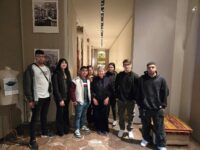 Studenti dell’istituto Savoia di Catania con Marella Ferrera