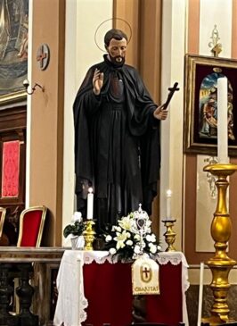Statua di San Camillo chiesa Madre Aci Platani