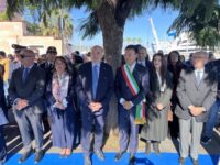 Al centro il sindaco Vasta e alla sua destra il prefetto Signoriello