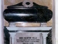 Monumento a mons Bella