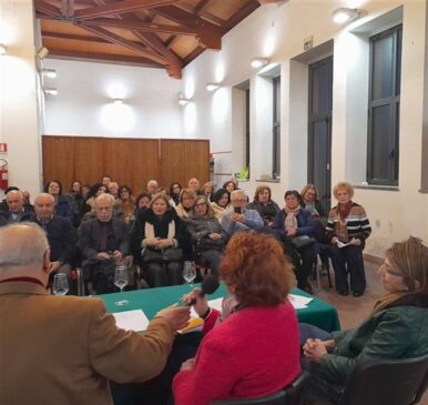 Agata Motta dialoga con il pubblico