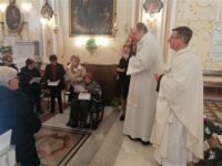 Momento di preghiera al Santuario condotto da don Rosario Raciti