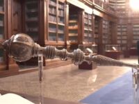 Sala Vaccarini mazza cerimoniale dell’Università degli Studi di Catania