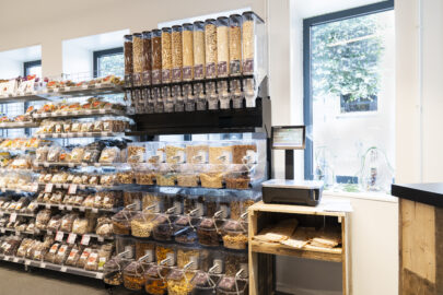 Interno del supermercato senza plastica Ekoplaza