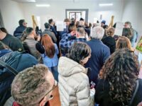 La gente accorsa per l’inaugurazione