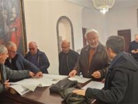 firma contratto per lavori chiesa Santa Lucia-Acicatena