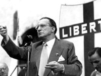 Foto di Alcide De Gasperi durante in un discorso pubblico