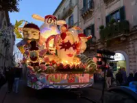 carro infiorato