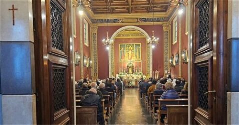 celebrazione messa nella cappella del Seminario diocesano