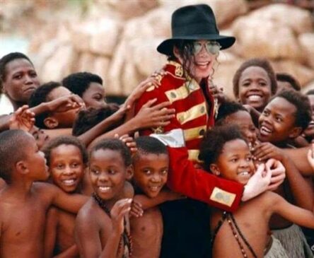 Michael jackson e piccoli fans