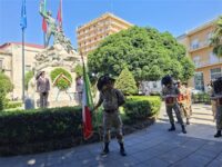 Piazza Garibaldi omaggio ai caduti