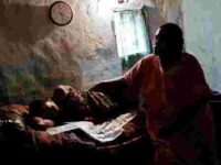 mostra sulla maternità difficile in Africa