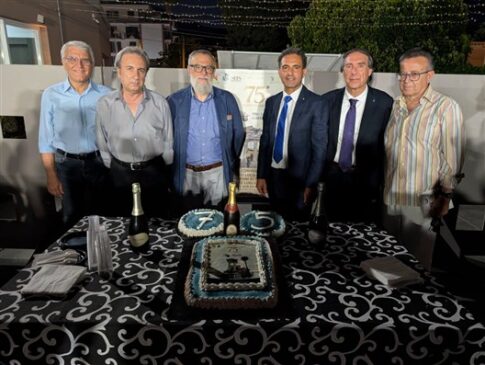 75 anni Pro loco Giarre Taglio della torta