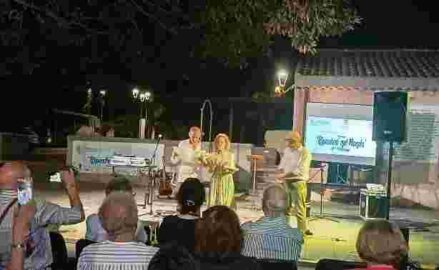 Daniela Puglisi ritira il premio per il parente Marcos Puglisi