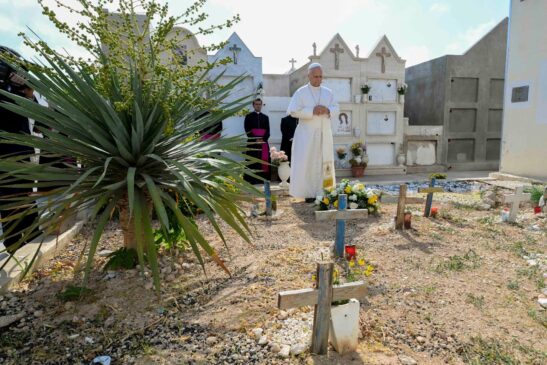 Lampedusa Papa Leone al cimitero