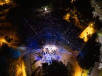 Veduta dall’alto del teatro Lucio dalla di Milo