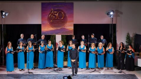 Il coro Palestrina diretto dal maestro Angelo D'Agata