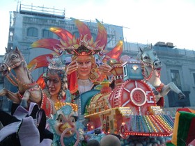 Il carnevale di Acireale, una delle tappe presenti nei Podcast Loquis GAL Aci.