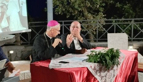 Vescovo Raspanti e don Carmelo La Rosa