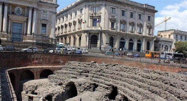 Anfiteatro romano Anfiteatro romano
