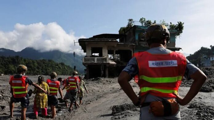Disastro Nepal Disastro in Nepal che comporta una crisi climatica causata dalle alluvioni