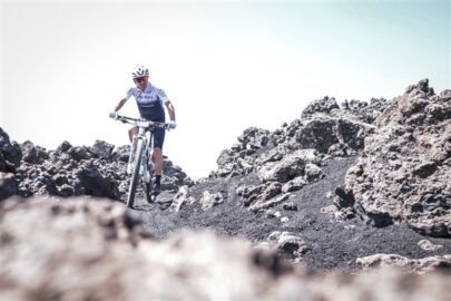 un ciclista