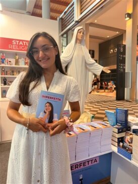 Benedetta Palella con il suo libro
