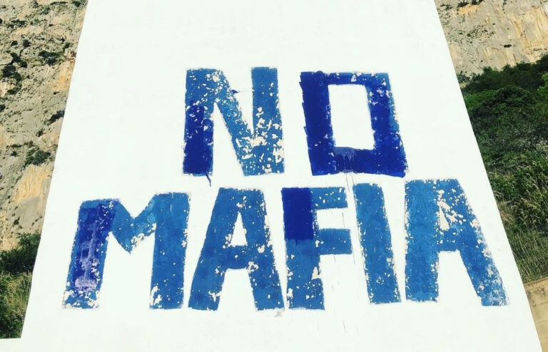 Dalla mafia all accoglienza