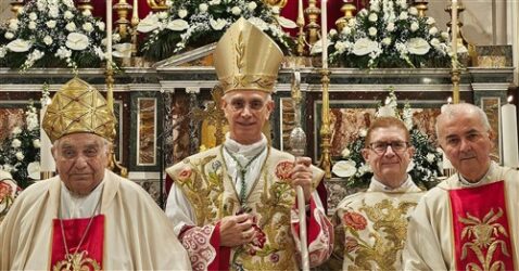 Cardinale Romeo col vescovo Raspanti e monsignor Russo