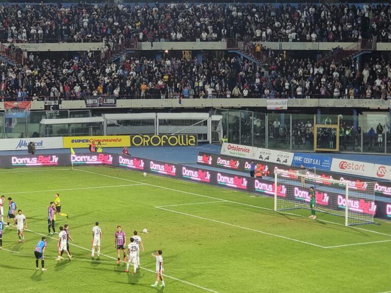 Calcio Catania / Anche con il Crotone la vittoria arriva al 90&prime;