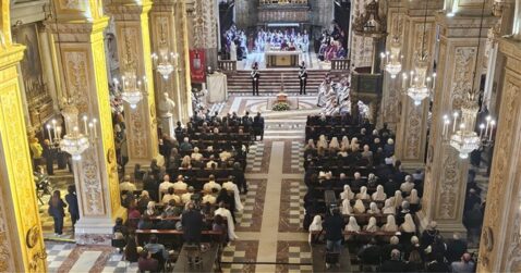La Cattedrale di Acireale gremita per i funerali del cardinale Romeo
